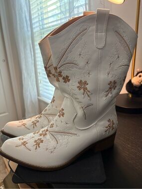 SheSole Womens Cowgirl/boy western Boots White gold floral wide calf 42-11-11.5